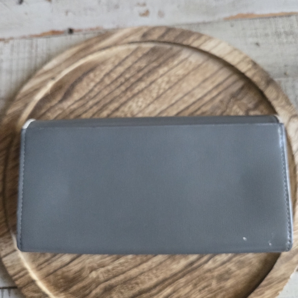Samantha Thavasa Simple Bi-Color Long Wallet - Picture 7 of 7